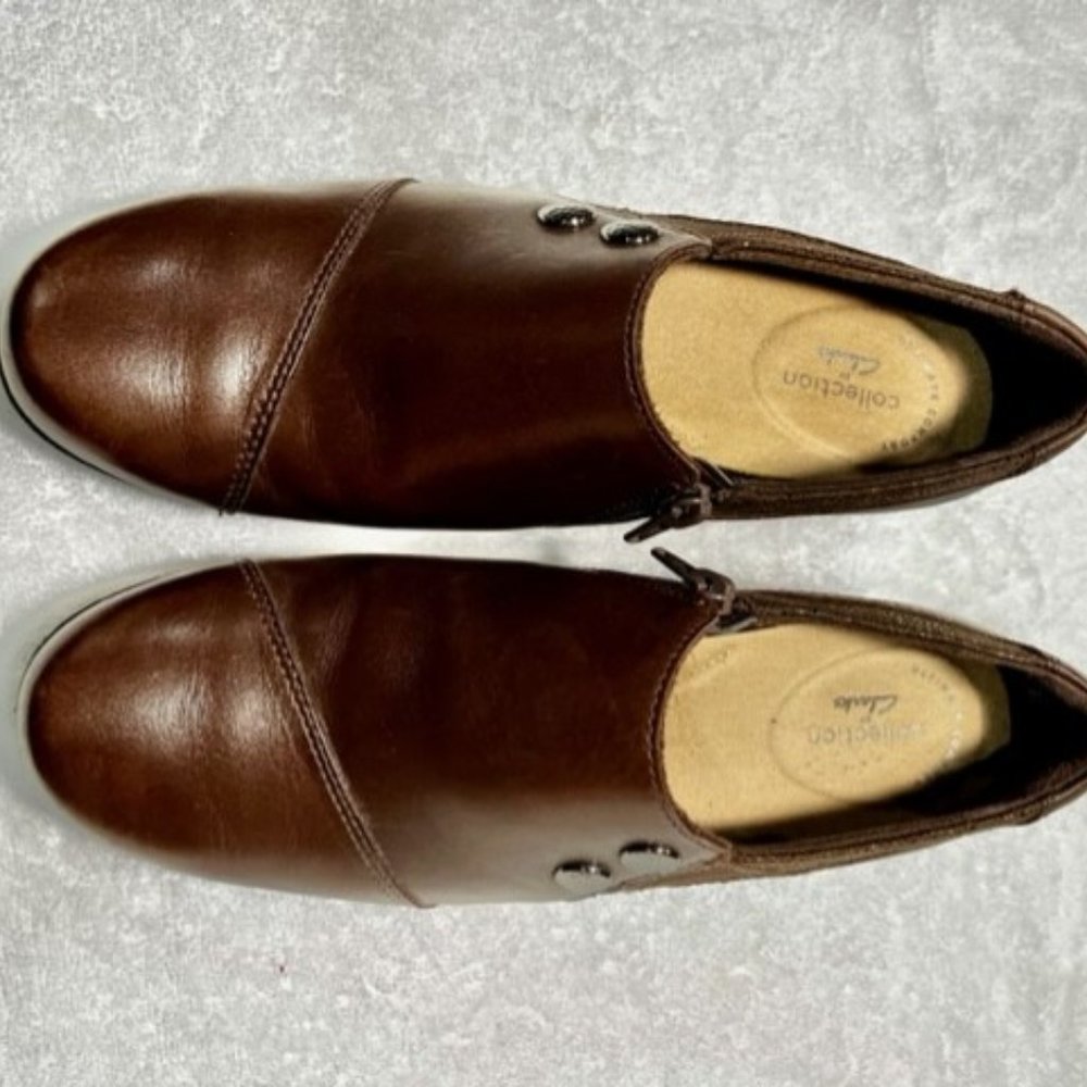 Clarks Brown Slip on size 8